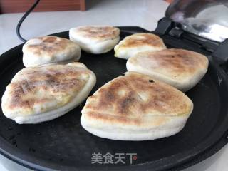 Inner Mongolia Hohhot Qingcheng, A Time-honored Brand "puff Pastry Triangle Baking" recipe