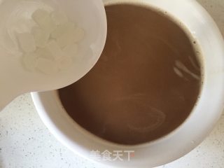 Chrysanthemum and Wolfberry Red Soy Milk recipe