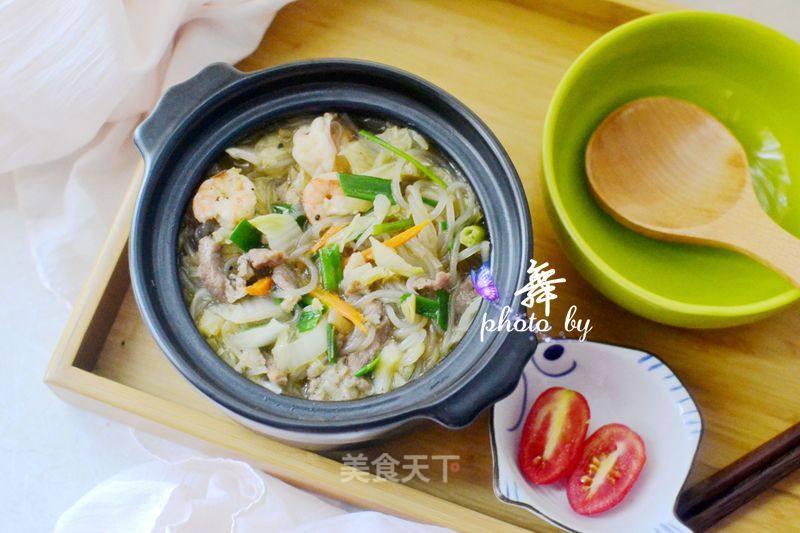 Potato Noodles with Shredded Pork and Shrimps in Casserole recipe