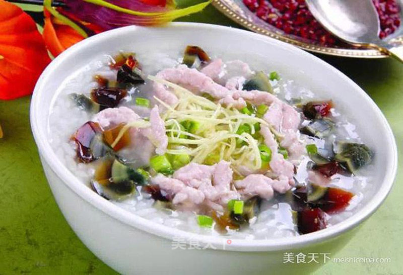 Delicious Skin-keeping Preserved Egg and Lean Meat Porridge recipe