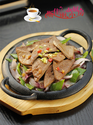 Stir-fried Pork Liver with Sizzling Onion recipe