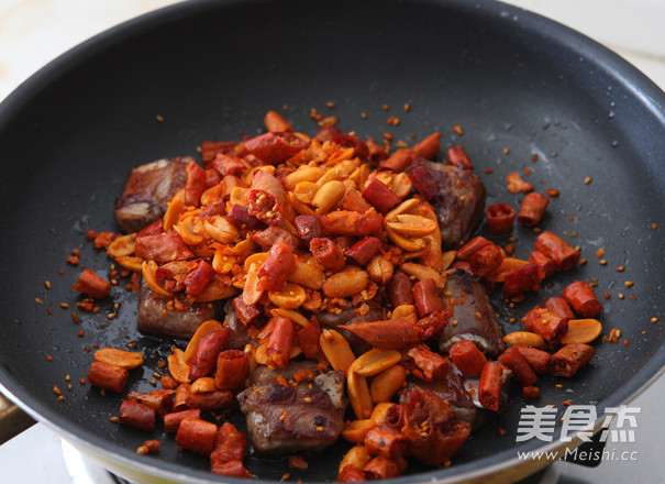 Pan-fried Spicy Spare Ribs recipe