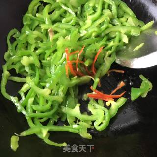 Stir-fried Golden Abalone with Green Pepper recipe