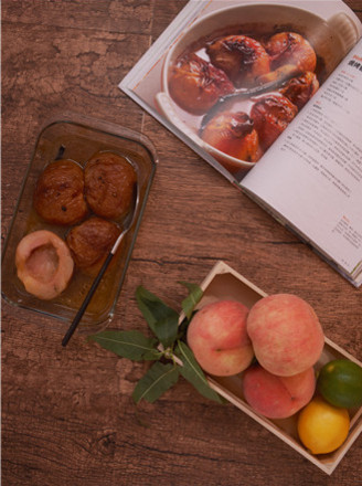 Baked Spice-flavored Peaches