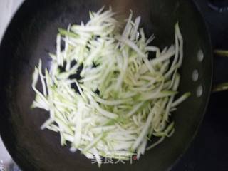 Stir-fried Zucchini with Laba Garlic recipe