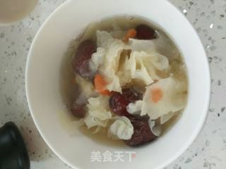 Red Dates, Wolfberry, Lily and White Fungus Soup recipe