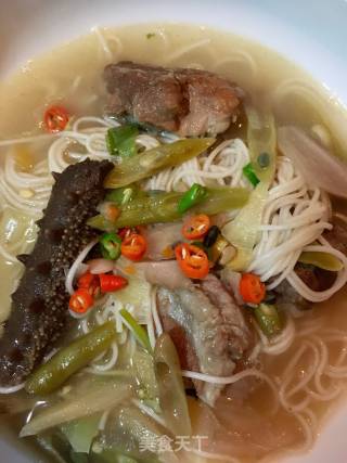 Kimchi Ribs Sea Cucumber Noodles recipe