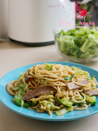 Fried Noodles with Beef and Cabbage recipe