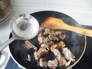 Challenge The Classic---less Oil Version of Sweet and Sour Pork Ribs recipe