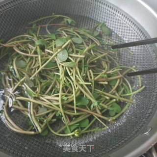 Stir-fried Portulaca Stem with Pork Tongue recipe