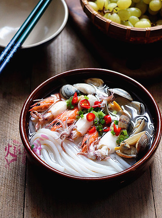 Assorted Seafood Noodles recipe
