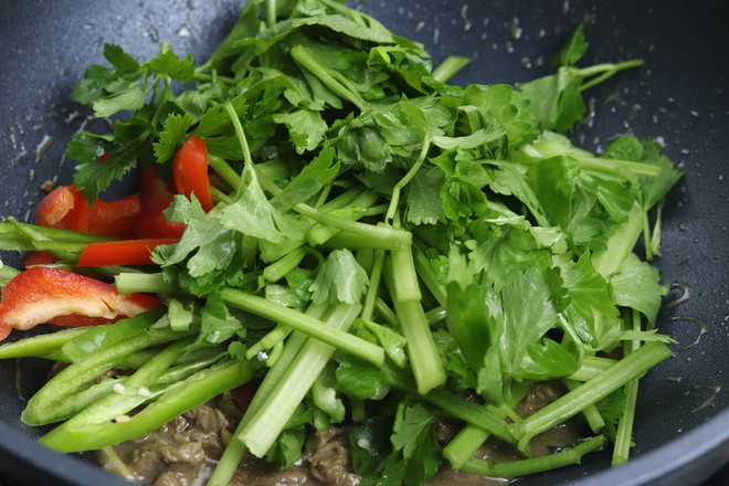 Celery Stir-fried Beef recipe