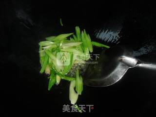 Stir-fried Beef Tripe with Celery Sauce recipe