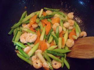 The Fresh Fragrance Brought by The King of Vegetables-asparagus and Shrimp Rice recipe