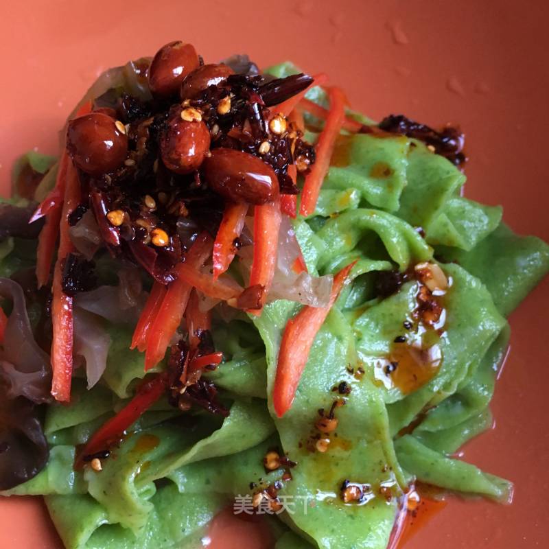 Hand-rolled Spinach Noodles in Red Oil recipe