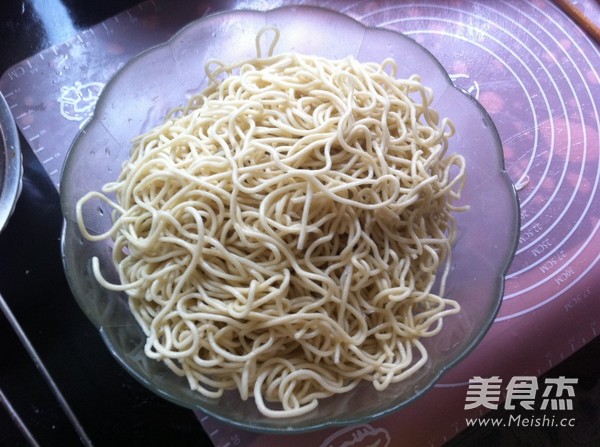 Hot Noodles with Sesame Paste recipe