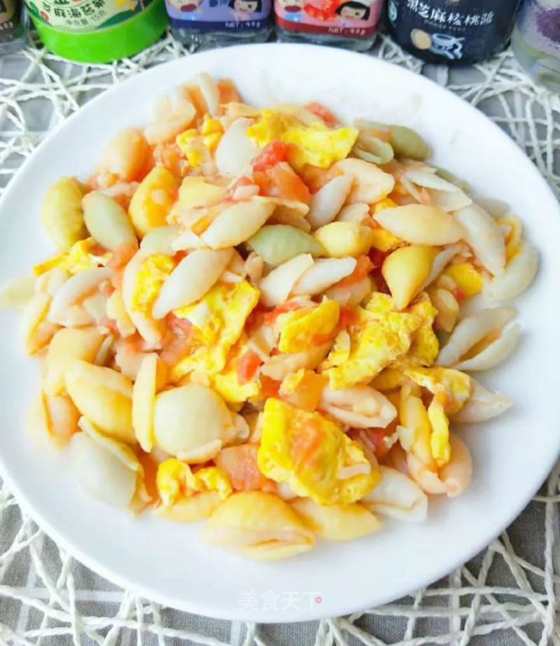 Stir-fried Conch Noodles with Tomato and Egg recipe