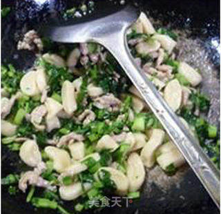 Stir-fried Noodles with Lean Pork with Pickled Vegetables recipe