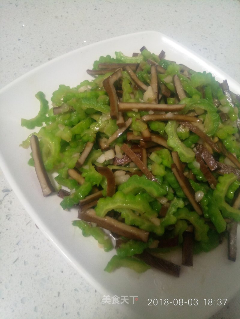 Bitter Gourd Stir-fried Dried Tea recipe