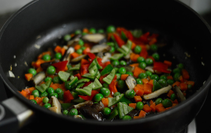 Stir-fried Peas with Mushrooms recipe