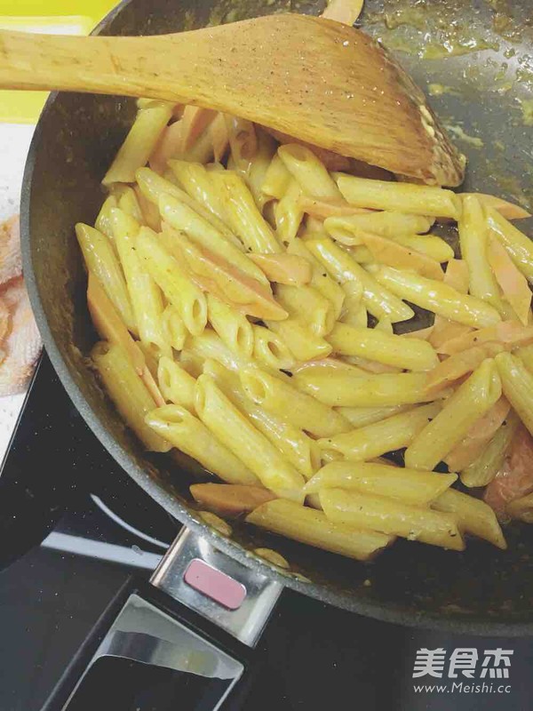 Curry Sausage Macaroni recipe