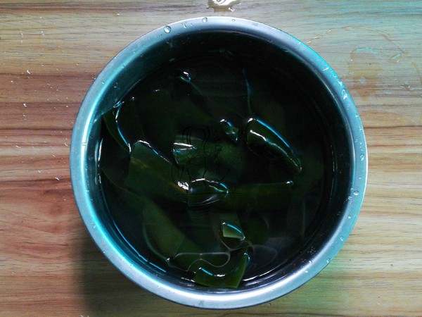 Apple Seaweed Pork Ribs Soup recipe