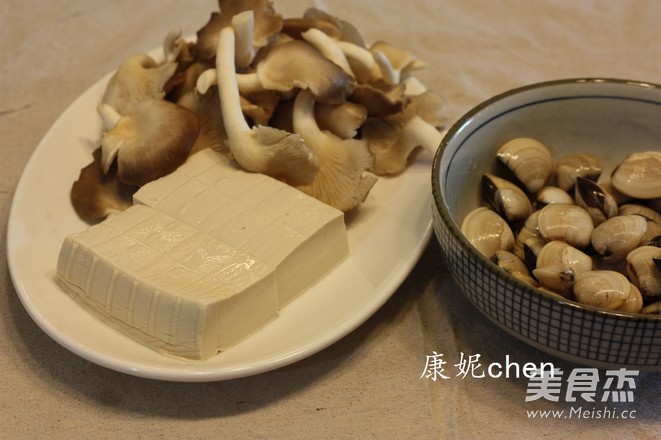 Tofu Seafood Mushroom Soup recipe