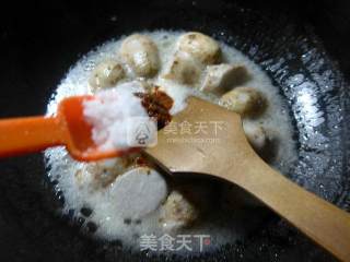 Stir-fried Taro with Beef Sauce recipe