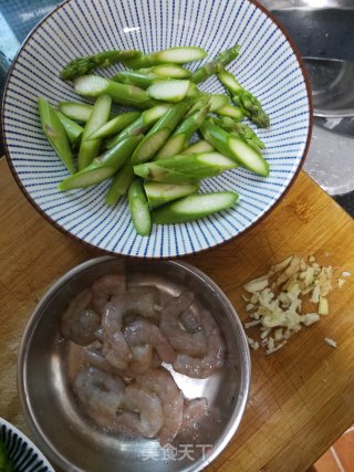 Stir-fried Shrimp with Asparagus recipe