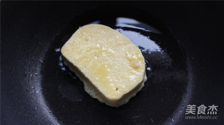 Not in Vain, Let's Try this Plate of Salt and Pepper Golden Fried Bun. recipe