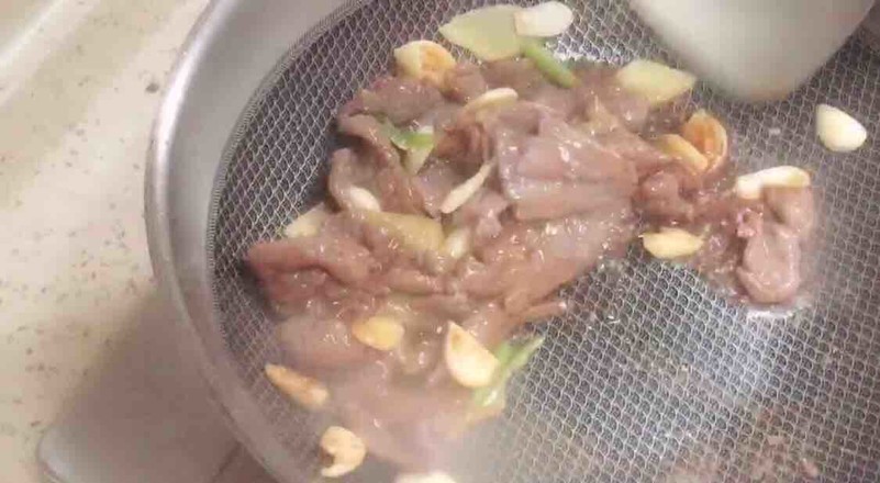 Stir-fried Beef with Straw Mushroom and Abalone Sauce recipe