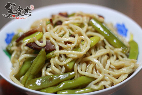 Braised Noodles with Beans recipe