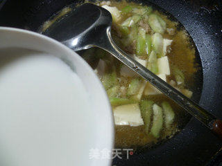Loofah Shredded Pork Tofu Soup recipe