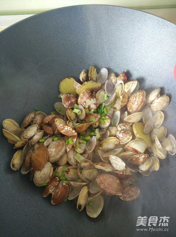 Spicy Fried Clams recipe