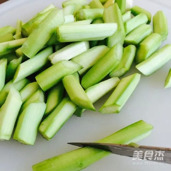 Green Bamboo Shoots with White Sauce recipe