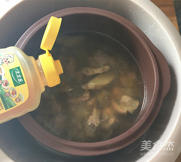 Mung Bean Lily Pork Ribs Soup recipe