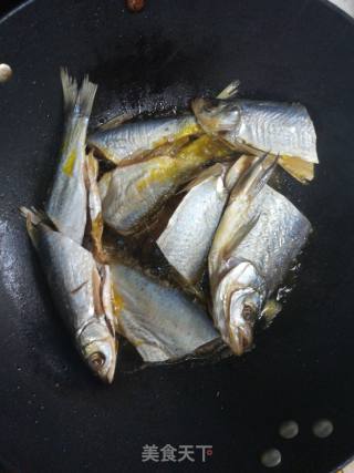 Pan-fried Dried Fish recipe