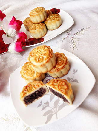 Cantonese-style Red Bean Paste Mooncakes