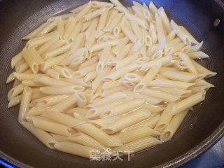 Spaghetti with Shredded Chicken and White Sauce recipe