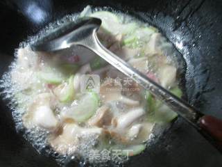 Boiled Long Melon with Bacon Xiu Zhen Mushroom recipe