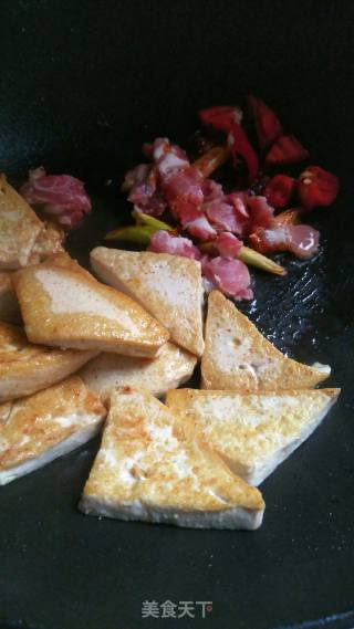 Sauce-flavored Old Tofu Fried Pork recipe