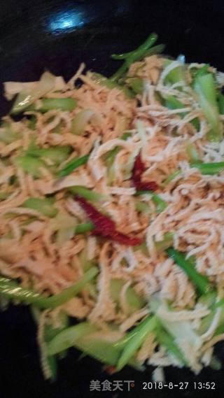"fresh Food" Celery and Bean Braid Shreds recipe