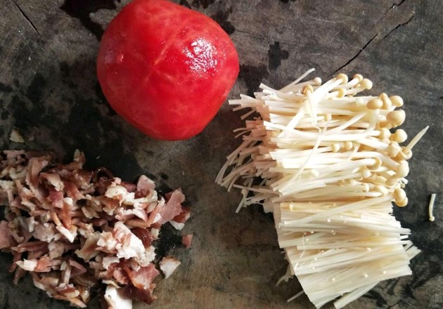 Tomato Enoki Mushroom Soup recipe