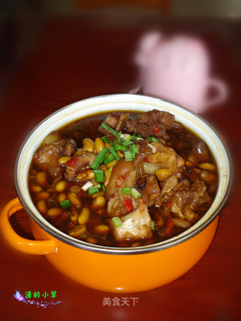Pork Feet Stewed with Soybeans