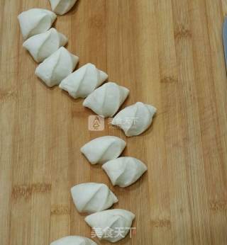Small Steamed Buns with Radish Fungus recipe