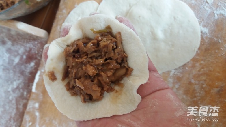 Pork Buns with Plum Dried Vegetables recipe