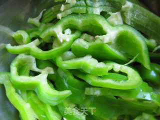 Stir-fried Green Peppers with Piguan Fish Sauce recipe