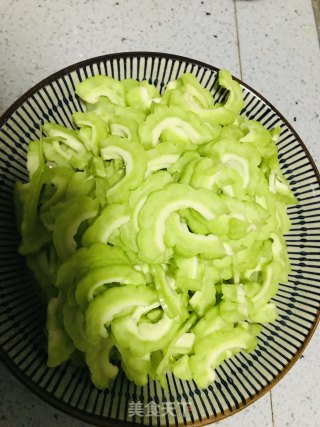 Stir-fried Beef with Bitter Gourd recipe