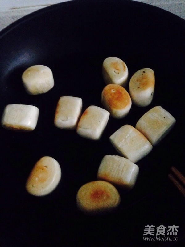 Pan-fried Milk Flavored Bun recipe
