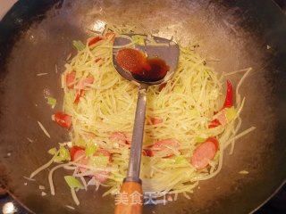 Stir-fried Shredded Potatoes with Ham recipe